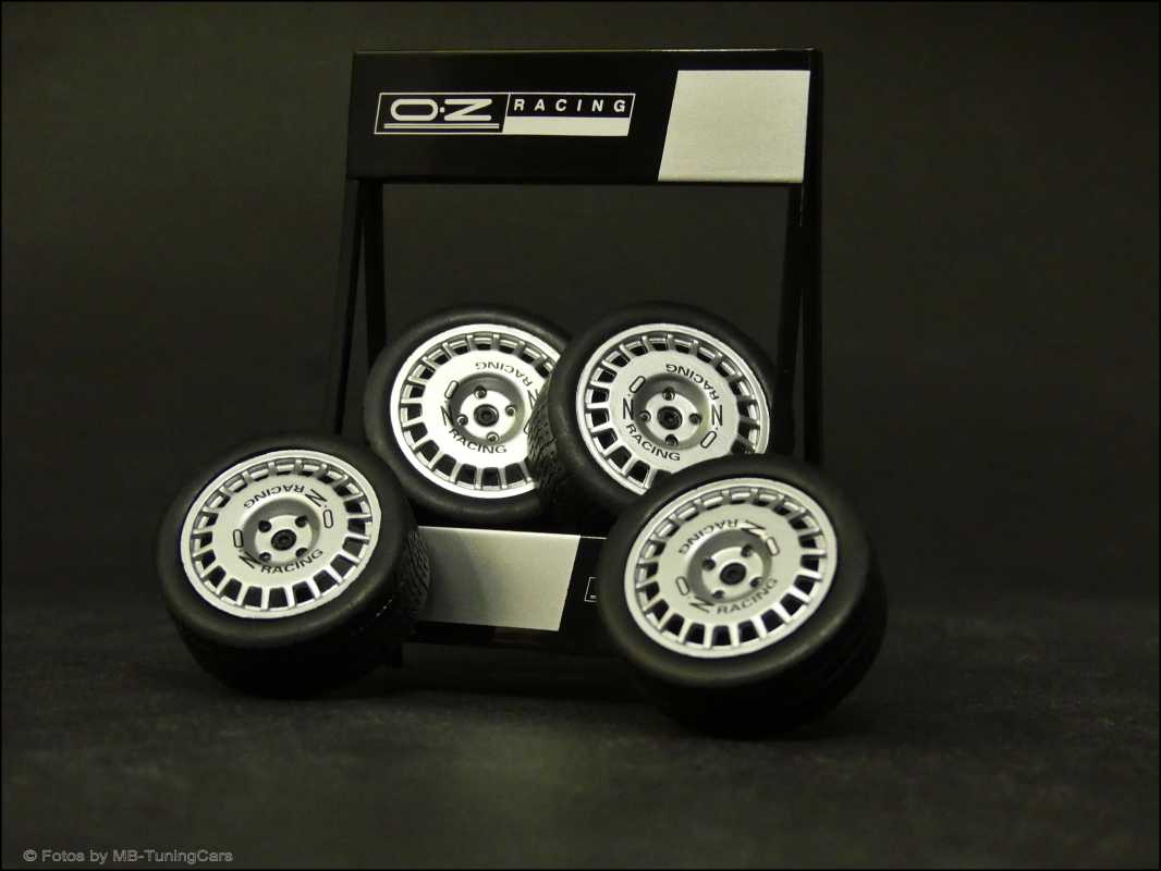 1:18 OZ ALLOY WHEELS with TIRE REGAL -